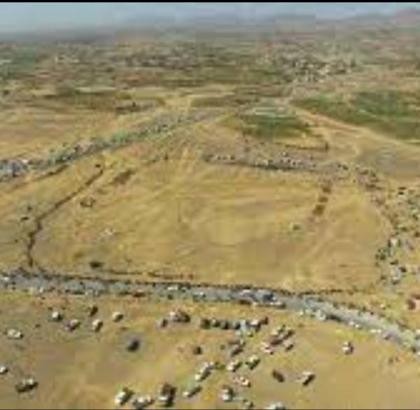 حملة عسكرية حوثية تطوق أراضي في أرحب تمهيدا لنهبها 