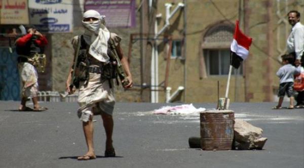 الاعتداء على معلم يتسبب بتوقف الدراسة بمدرسة في المعافر 