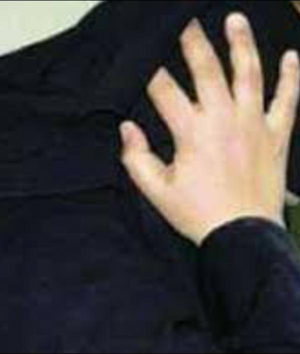 طالبة طب تقفز من باص حاول سائقه اختطافها في تعز