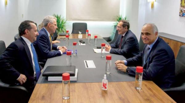 الولايات المتحدة تبدي رغبتها بالتوسع في قطاع الطاقة المصري