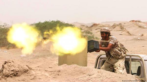 إخماد مصادر نيران حوثية استهدفت مدينة حيس