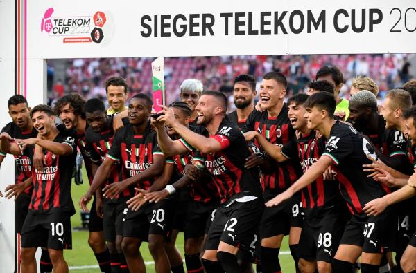 إيه سي ميلان يقيم معسكراً تدريبيا ويخوض مباريات ودية في دبي