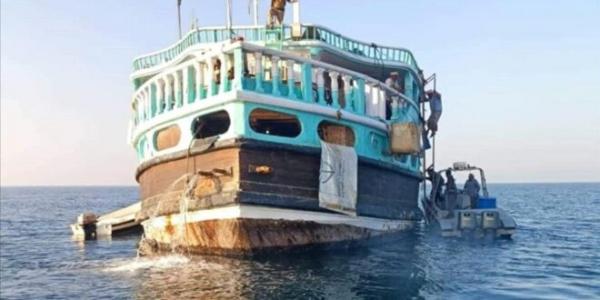 قوات البحرية في سقطرى تضبط سفينة إيرانية محملة بالمخدرات