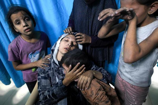 إسرائيل تشل مدينة غزة مع احتدام القتال... وتحكم حصار المستشفيات