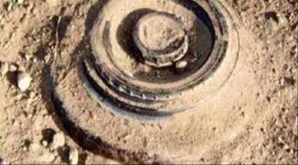 موظفون لوكالة الأبناء الفرنسية: مليشيات الحوثي تلغم ميناء الحديدة