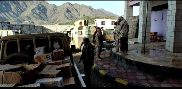 "الحصين" ترفد أبطال جبهة الضالع بقافلة غذائية ومالية