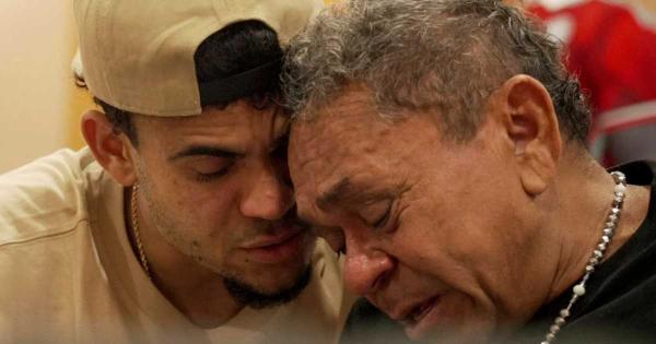بعد اختطافه 12 يوما.. لويس دياز يلتقي والده للمرة الأولى