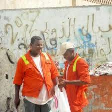 الحوثيون ينهبون 200 مليون من رواتب عمال نظافة الحديدة.. ويواصلون حملات الجباية باسم "النبي"..!