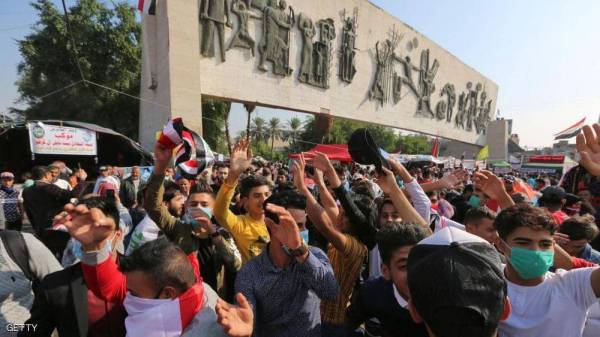 العراق.. الحكومة تحاول إخماد "نار" المظاهرات بـ"تعديل وزاري"