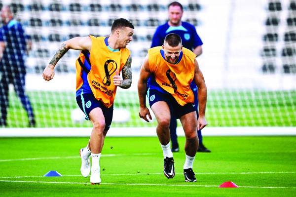 إنجلترا وإيران.. تفادي المفاجآت