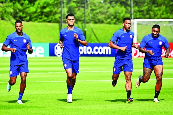 هولندا والسنغال.. مهمة صعبة