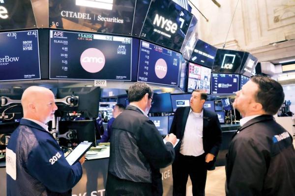 «وول ستريت» تتحول للانخفاض.. وانتعاش أسهم أوروبا