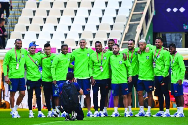 البرازيل تحافظ على سرية أوراقها في أول حصة تدريبية