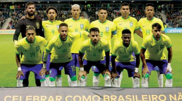 رافينيا: البرازيل ستلعب كرة هجومية بغض النظر عن التشكيلة