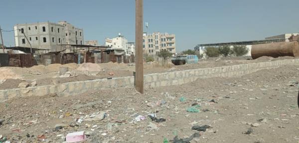 القيادي الحوثي الرزامي يسطو على أرضية جامع في صنعاء - صوره