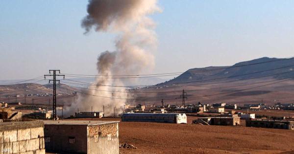 قسد تتهم الجيش السوري باستهداف مقارها شرق دير الزور… وتصعيد جديد رغم اتفاق وقف النار في الرقة