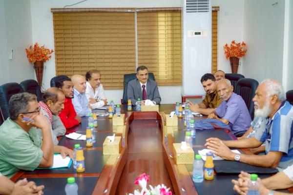 عدن.. اجتماع يقرر تفعيل قرار يقضي بمنع تصدير بعض أنواع الأسماك