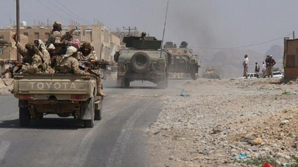 مقتل وإصابة 5 جنود بغارة لطيران الحوثي على موقع عسكري في الضالع