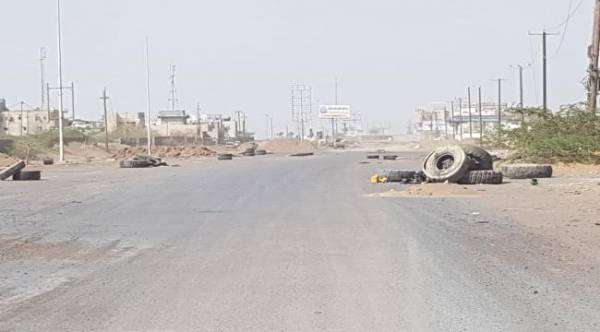 بالاسم.. مصرع قيادي حوثي من أبناء إب "مشرف جزيرة كمران" في الحديدة..!