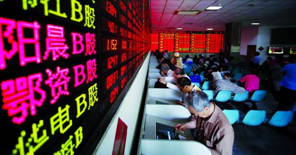 تباين المؤشرات الصينية.. واليوان بأعلى مستوى أمام الدولار خلال عام