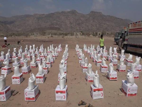 قدمها الهلال الاماراتي.. مساعدات إغاثية للاسر الفقيرة بمديرية القبيطة بلحج