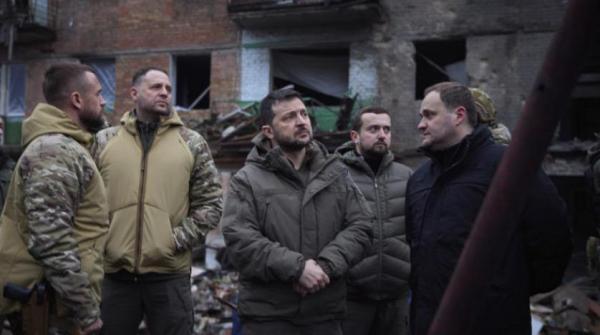 زيلينسكي: روسيا لن توقف ضرباتها حتى نفاد صواريخها