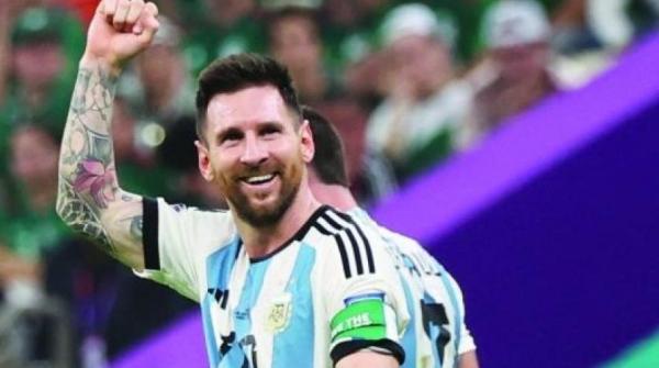 من سيحسم السباق اليوم... ميسي الأرجنتين أم ليفاندوفسكي بولندا؟