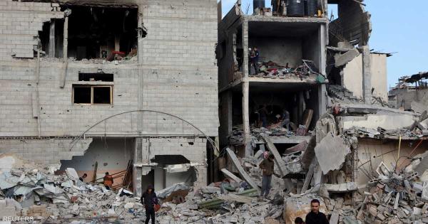 استشهاد 10 فلسطينيين في غارات إسرائيلية على منزل بغزة