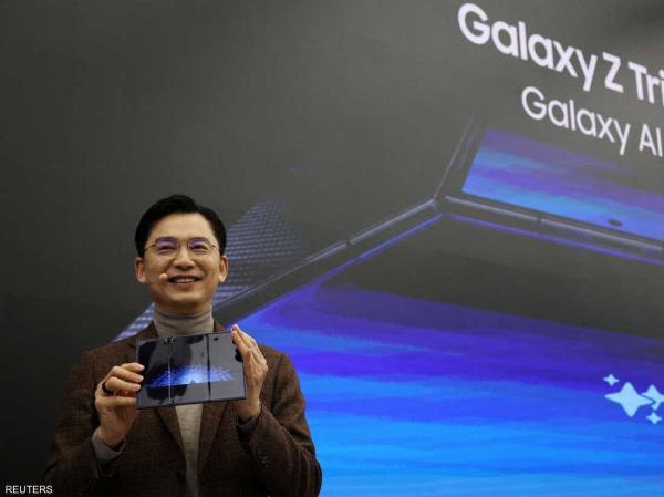 سامسونغ تكشف عن أول هاتف ذكي ثلاثي الطي لتعزيز مكانتها في سوق الأجهزة القابلة للطي