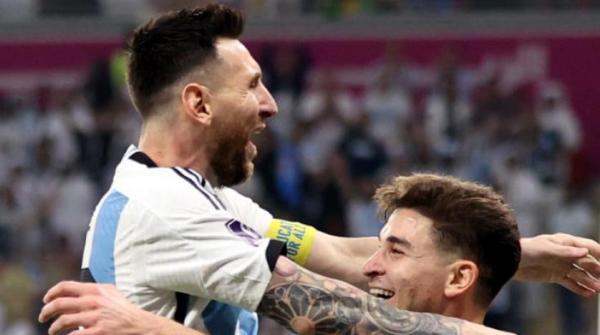 ميسي يتخطى مارادونا ويقود الأرجنتين لإحباط المفاجأة الأسترالية