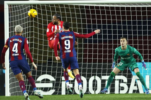 برشلونة يكرس عقدة أتلتيكو مدريد بهدف فيليكس في الدوري الإسباني