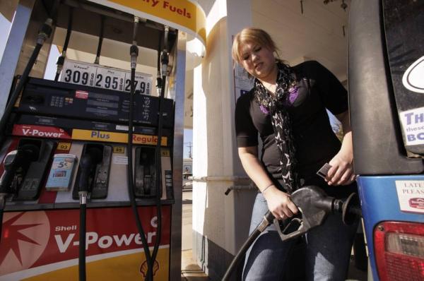 ارتفاع مخزونات النفط الخام والبنزين في أمريكا وتراجع نواتج التقطير