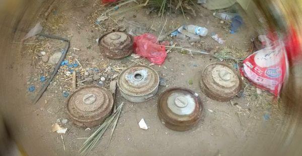 تفكيك شبكة ألغام  في أطراف مدينة المخا من مخلفات مليشيات إيران الحوثية