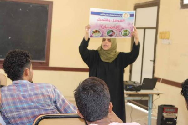 عدن.. حملة توعية عن خطر المخدرات استهدفت طلاب المعاهد الفنية 