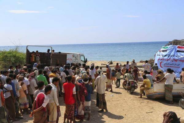 الإمارات تقدم دعماً جديداً للصيادين في الساحل الغربي