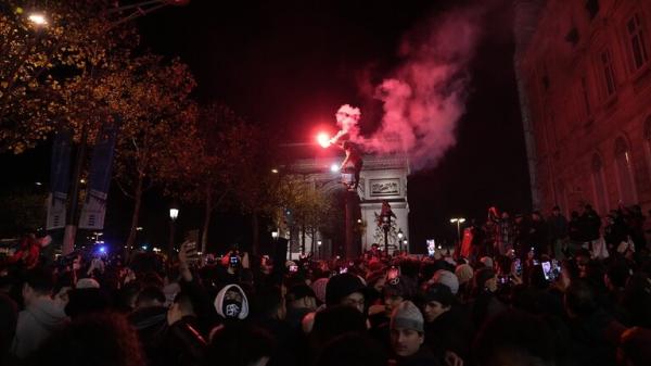 فرنسا تعتقل أكثر من 100 مشجع خلال احتفالات تأهل منتخب المغرب