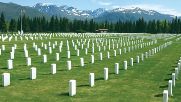 وكالة: واشنطن تمنع دبلوماسيين روسا من زيارة "مقابر الجنود"