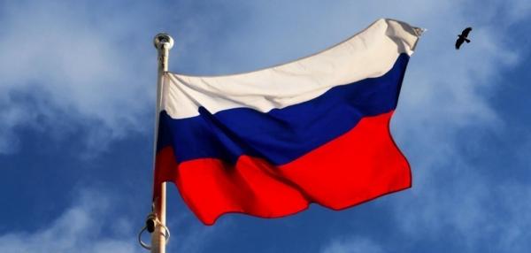 روسيا تطلب خطوات من دولة أوروبية بعد "حرق العلم"