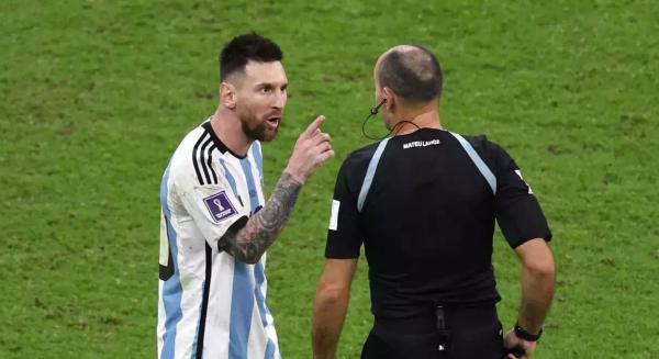 استجابة لميسي.. «فيفا» يتخذ قراراً بخصوص حكم مباراة هولندا والأرجنتين