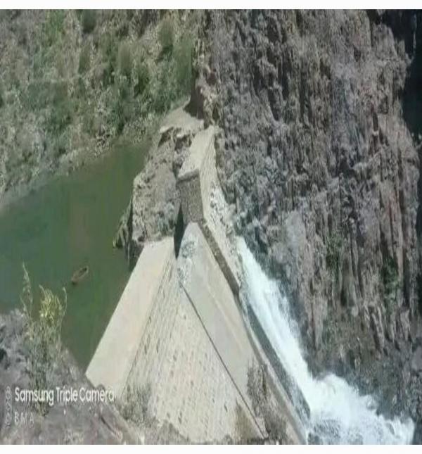 مسلحون يفجرون حاجزا مائيا في الضالع 