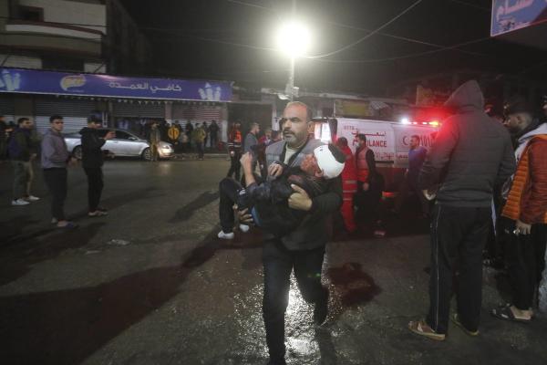 مقتل 13 فلسطينياً بغارة إسرائيلية على منزلين في رفح جنوب غزة