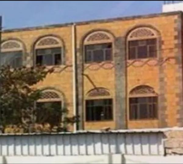 نقابة المحامين تستنكر حبس أحد أعضاءها من قبل قاضي حوثي