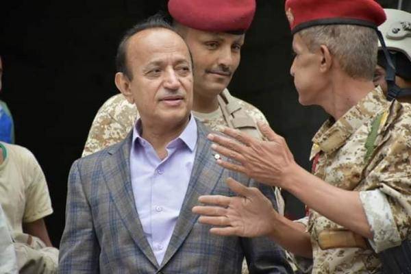 محافظ تعز يخرج عن صمته ويكشف لأول مرة عن المعرقلين لتحرير تعز ومن يزرعون الفوضى فيها.. ولن نهزم المشروع الحوثي إلا بهذا ..! – (تفاصيل)