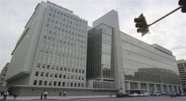 تستفيد منها 2 مليون ونصف أسرة يمنية.. البنك الدولي يعلن عن تقديم منحة بقيمة 140 مليون دولار 