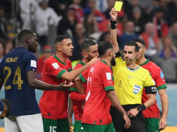 انتقادات غاضبة للحكم بعد إنذار بوفال.. "ركلة جزاء للمغرب"