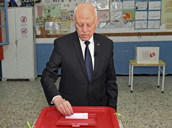 سعيّد: انتخابات تونس التشريعية "فرصة تاريخية"