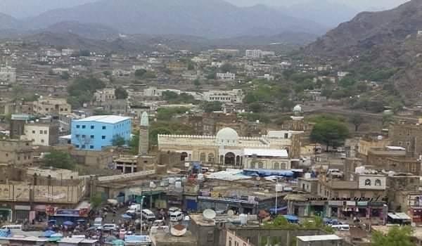 مسلحون يحرقون مسجدا في الضالع