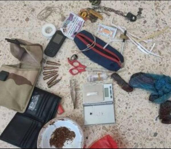 ضبط حارس مدرسة يروج للمخدرات بين الطلاب المكلا