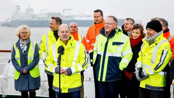 ألمانيا تدشن أولى وحداتها العائمة لاستقبال الغاز المسال