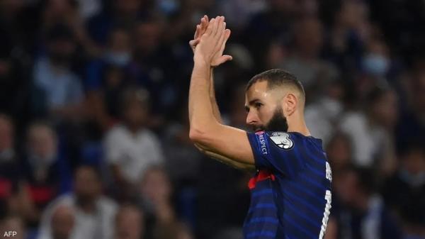 "خيانة" وراء اعتزال بنزيمة دوليا.. ماذا حدث؟